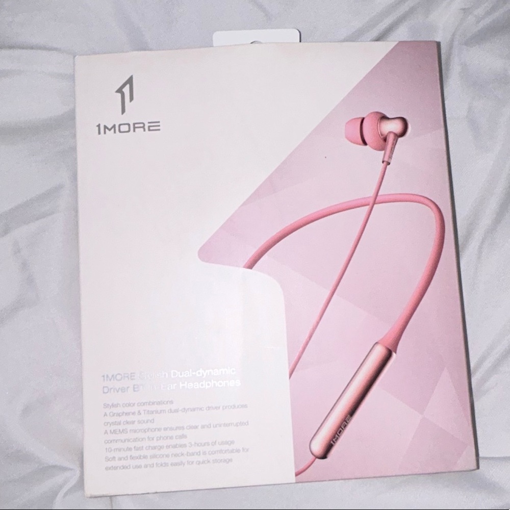 1MORE Pink Wireless Bluetooth Earphones